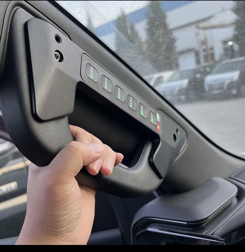 لوحة التحكم الملكية (Wireless) - جمس سييرا (GMC Sierra) - تركيب وكالة_thumbnail_1